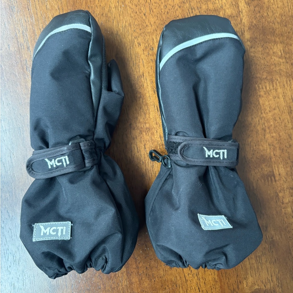 MCTI Black Winter Mittens XXS Like New